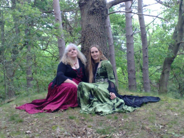 Author image for Helen and Kathy Hollick